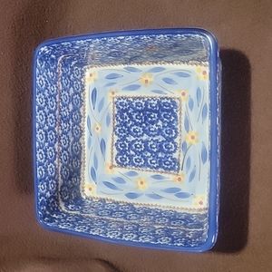 Bake and serve dishes.